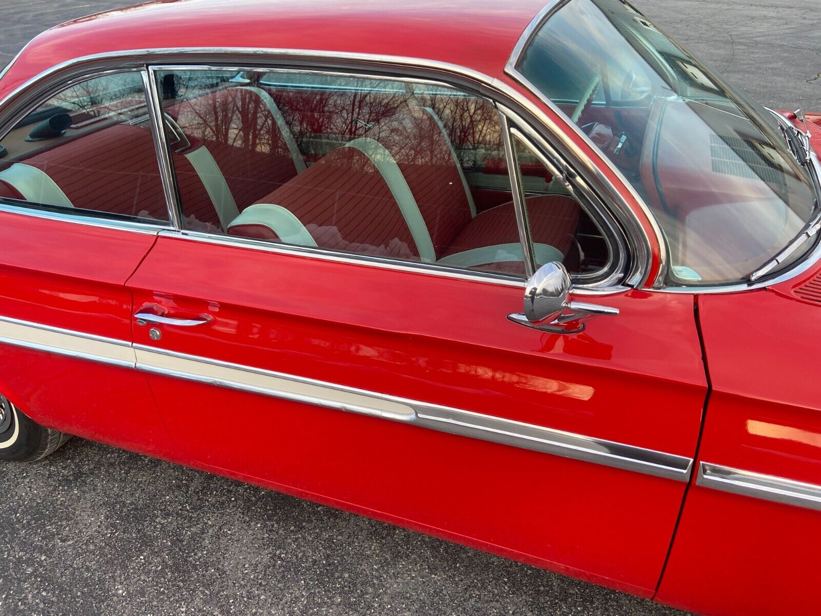 Chevrolet-Impala-Coupe-1961-Red-Red-157498-21