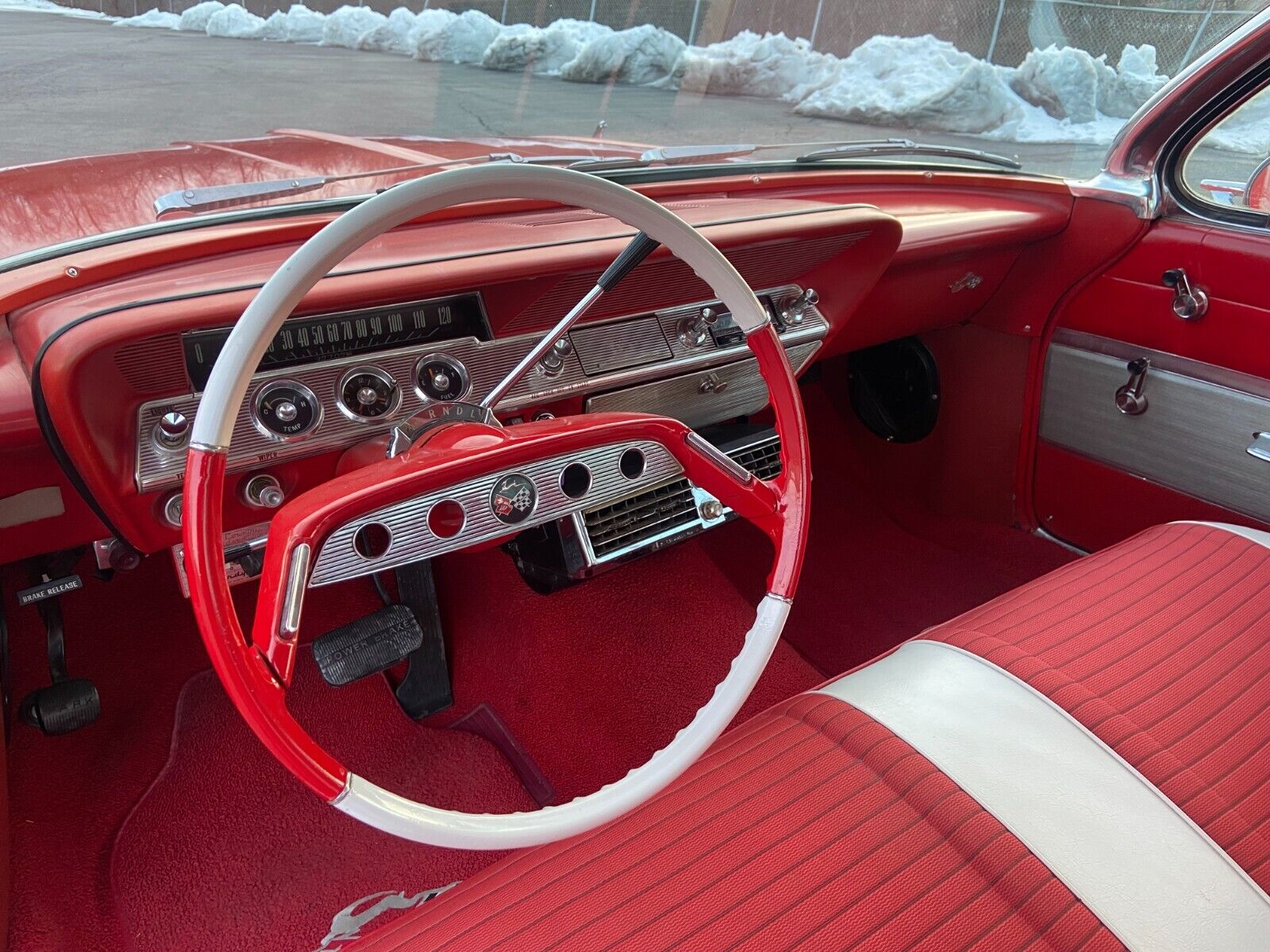 Chevrolet-Impala-Coupe-1961-Red-Red-157498-28