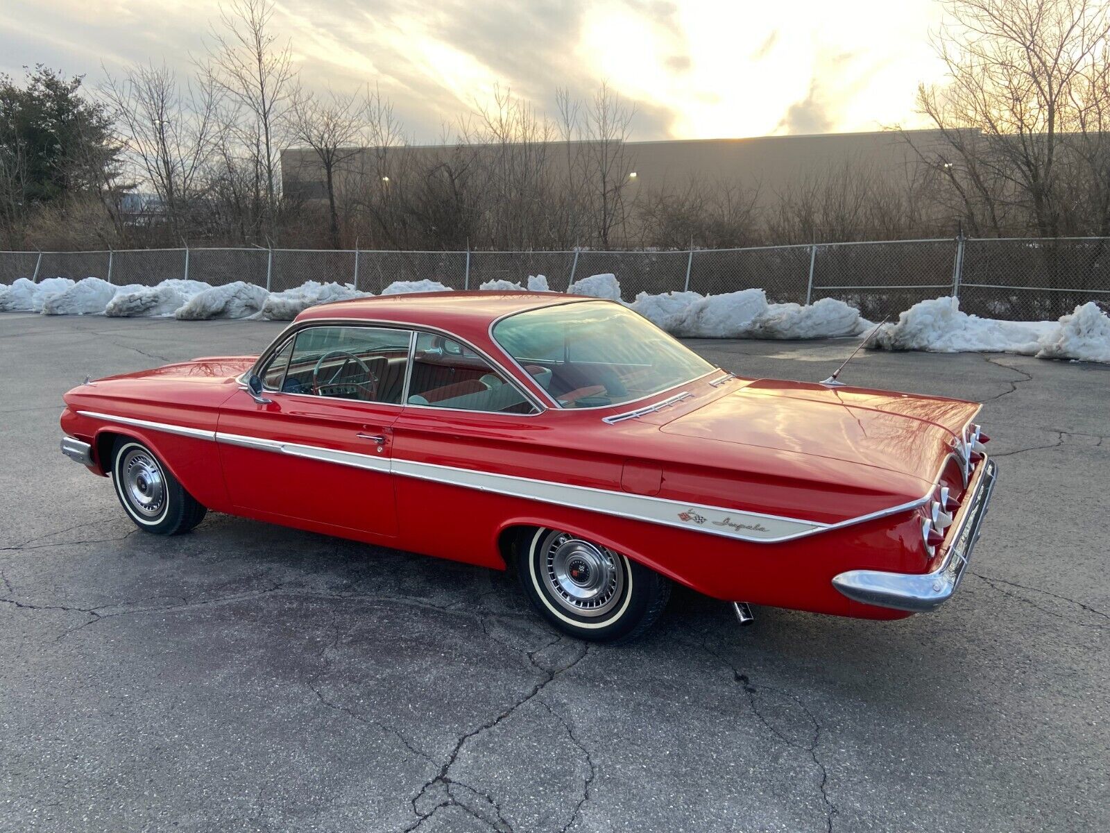 Chevrolet-Impala-Coupe-1961-Red-Red-157498-5