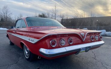 Chevrolet-Impala-Coupe-1961-Red-Red-157498-7