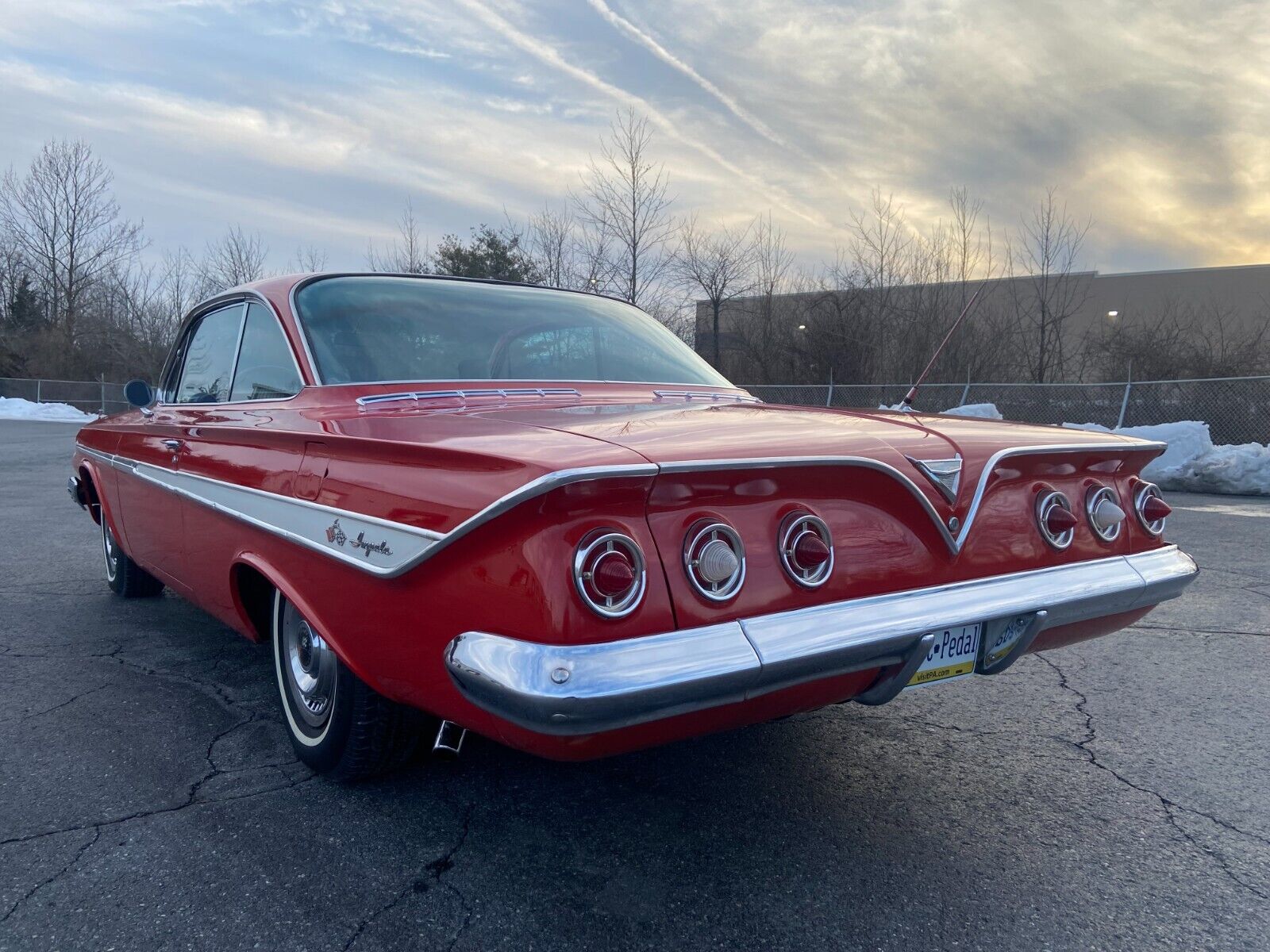 Chevrolet-Impala-Coupe-1961-Red-Red-157498-7