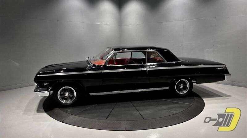 Chevrolet-Impala-Coupe-1962-Black-Red-40234-1