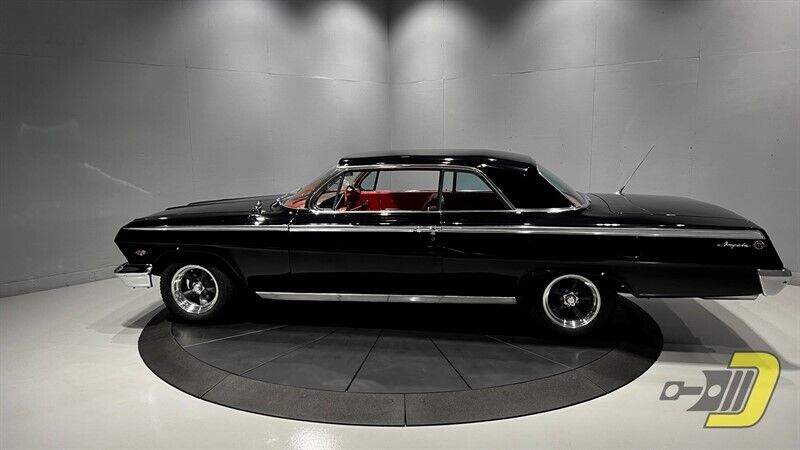 Chevrolet-Impala-Coupe-1962-Black-Red-40234-2