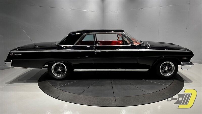 Chevrolet-Impala-Coupe-1962-Black-Red-40234-26