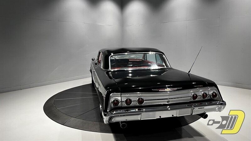 Chevrolet-Impala-Coupe-1962-Black-Red-40234-5