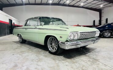 Chevrolet-Impala-Coupe-1962-Green-Green-0-1