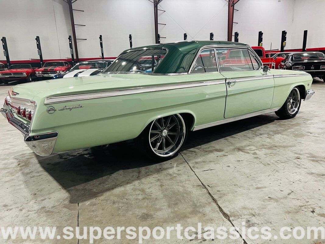 Chevrolet-Impala-Coupe-1962-Green-Green-0-3