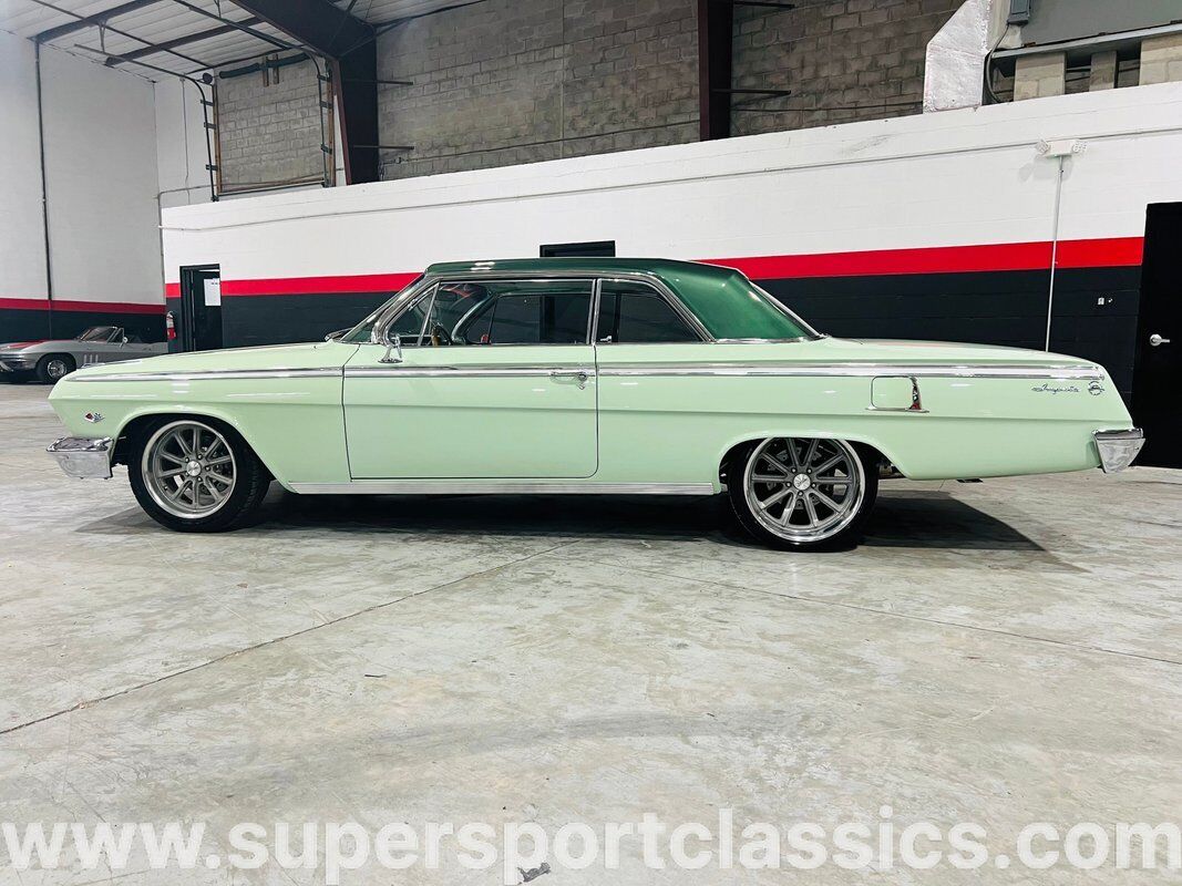 Chevrolet-Impala-Coupe-1962-Green-Green-0-7