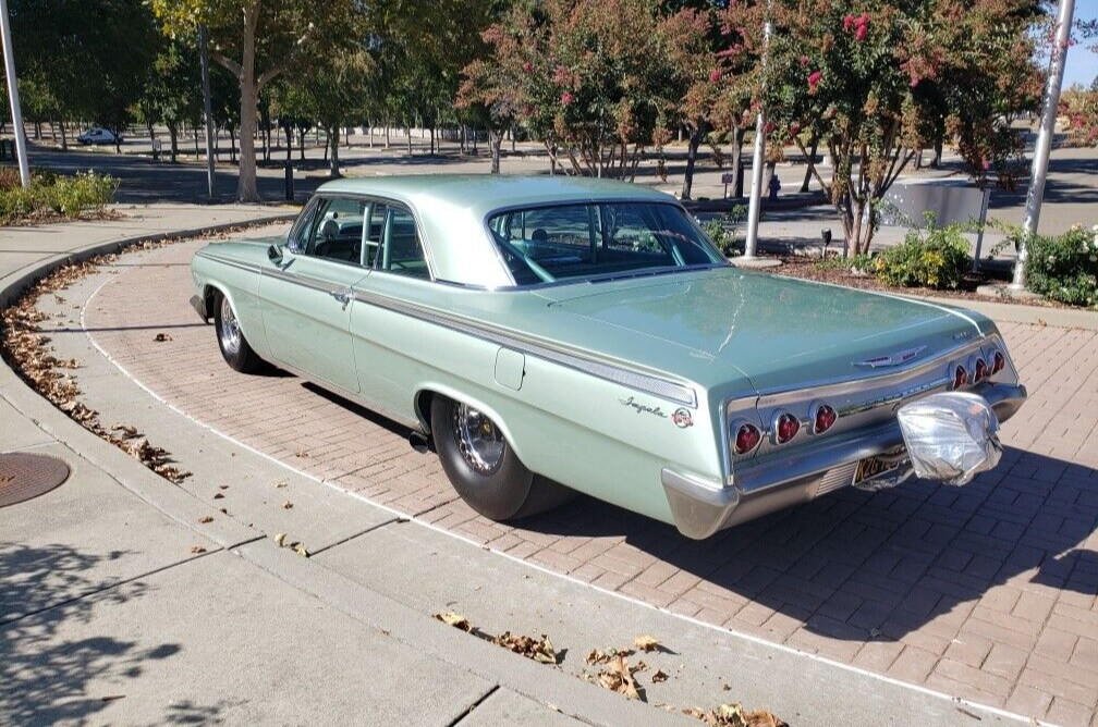 Chevrolet-Impala-Coupe-1962-Green-Green-2414-1