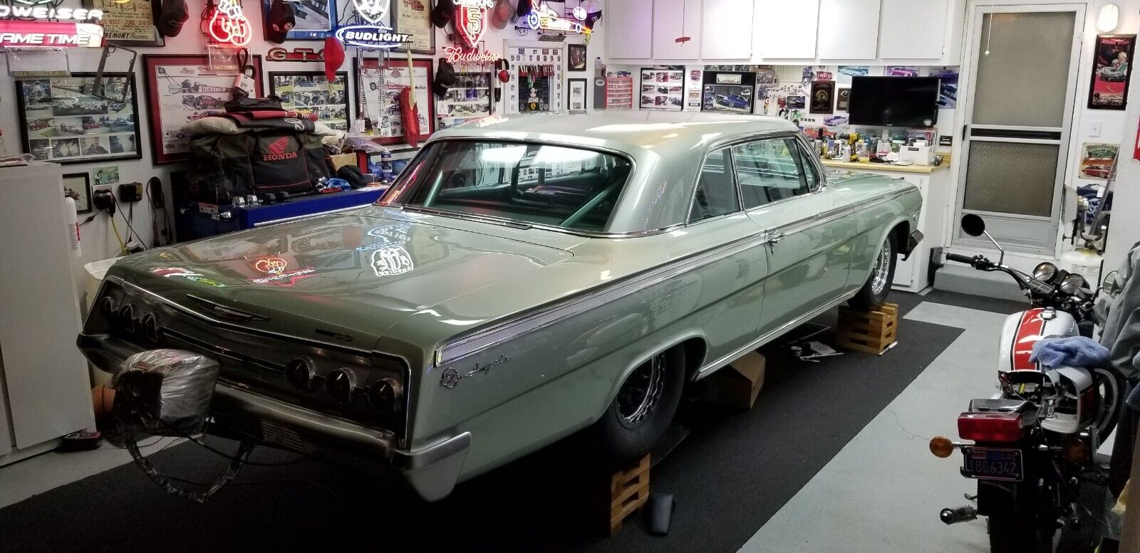 Chevrolet-Impala-Coupe-1962-Green-Green-2414-16