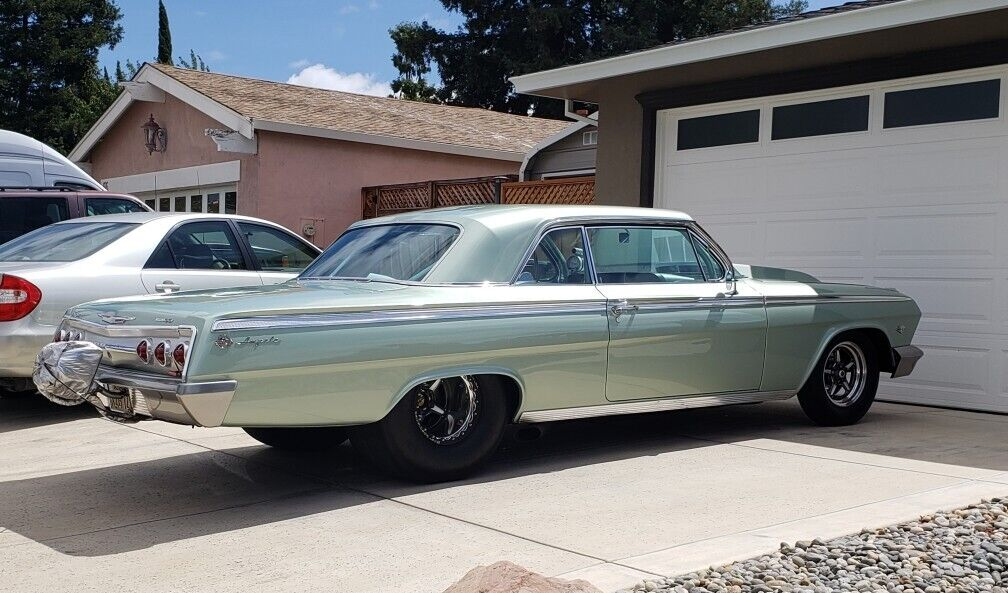 Chevrolet-Impala-Coupe-1962-Green-Green-2414-2