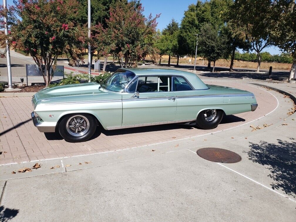 Chevrolet-Impala-Coupe-1962-Green-Green-2414-26