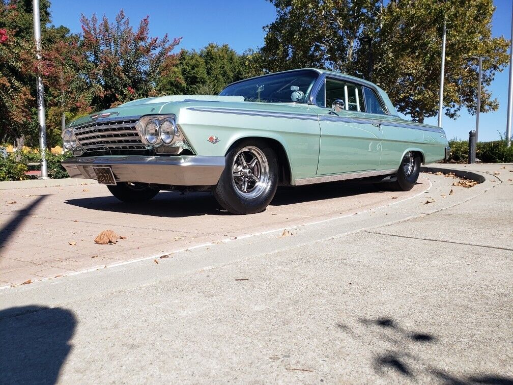 Chevrolet-Impala-Coupe-1962-Green-Green-2414-5