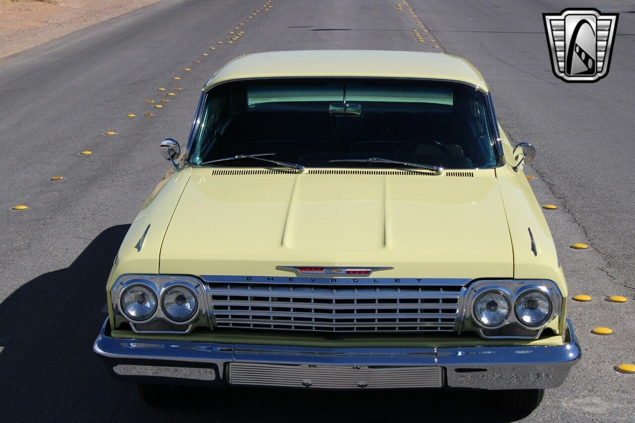 Chevrolet-Impala-Coupe-1962-Yellow-Black-43388-3