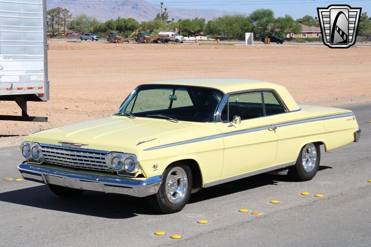 Chevrolet-Impala-Coupe-1962-Yellow-Black-43388-4