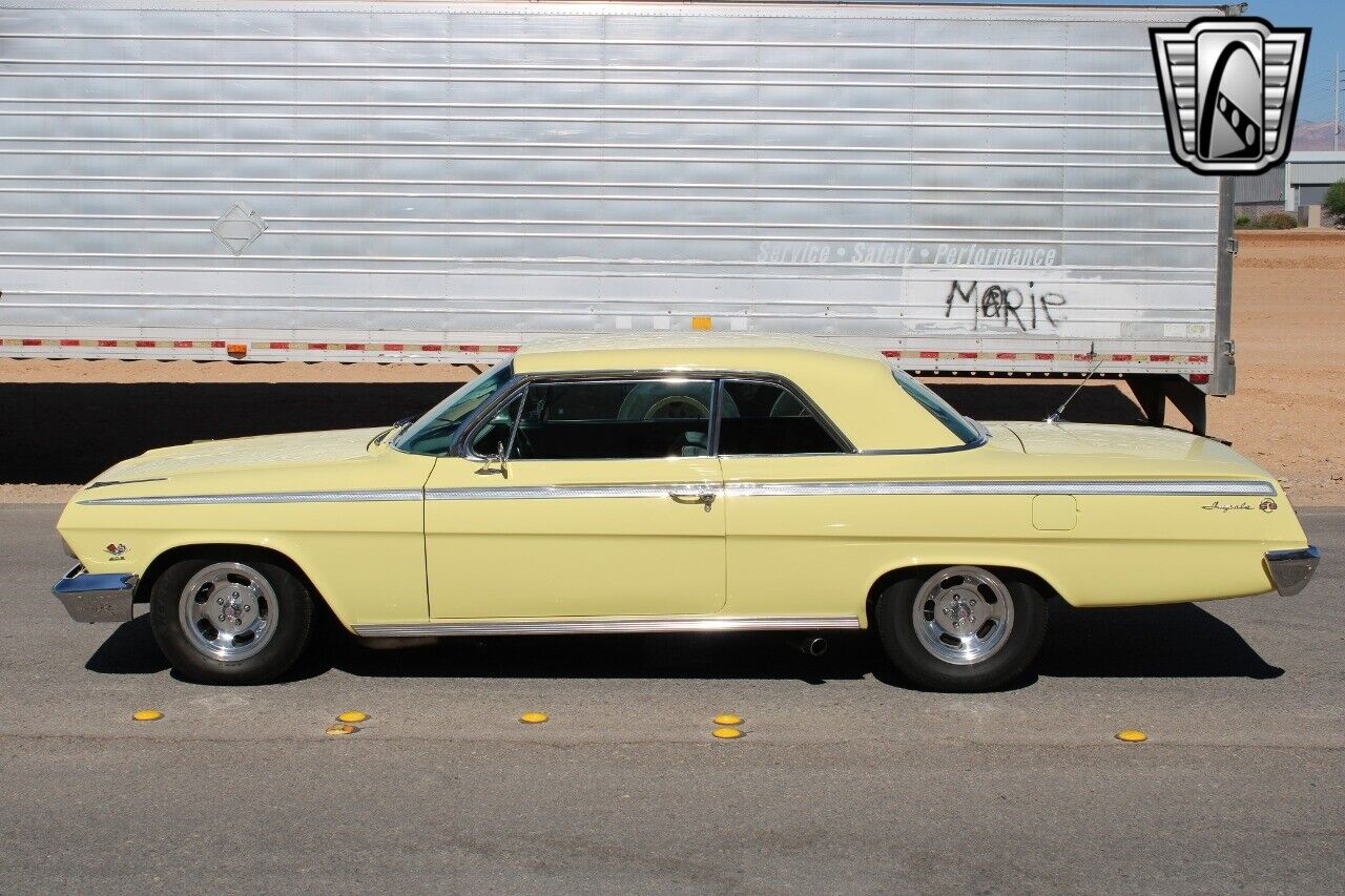 Chevrolet-Impala-Coupe-1962-Yellow-Black-43388-5