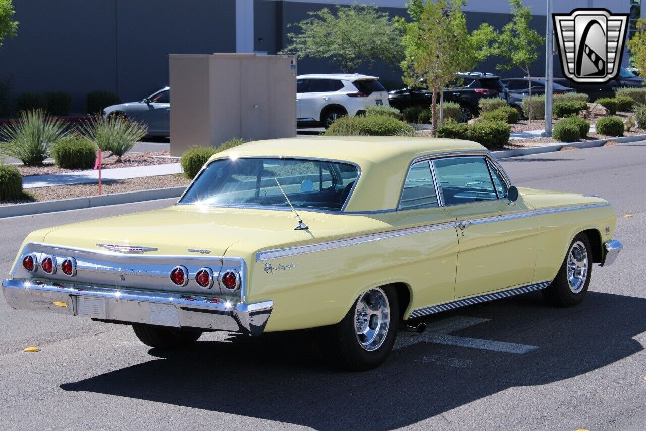 Chevrolet-Impala-Coupe-1962-Yellow-Black-43388-8