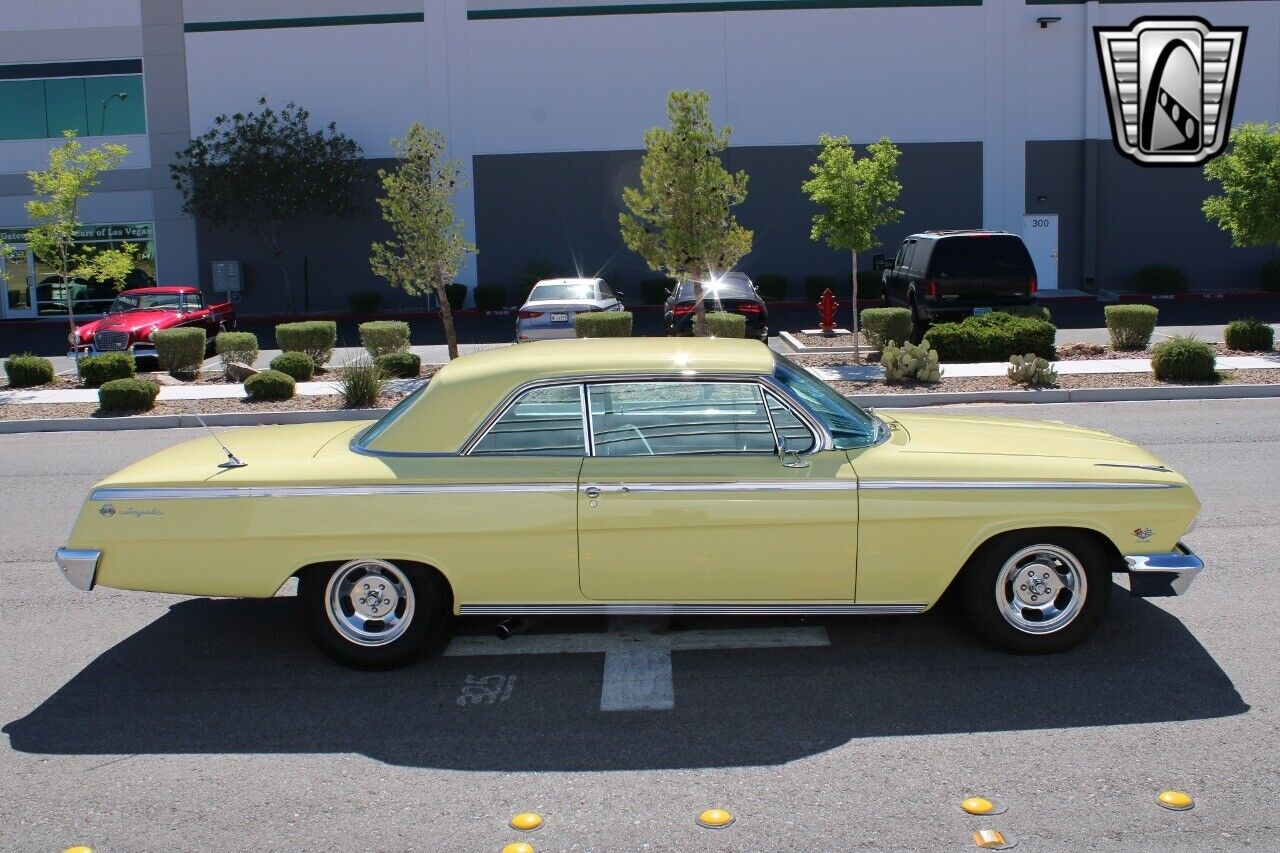 Chevrolet-Impala-Coupe-1962-Yellow-Black-43388-9