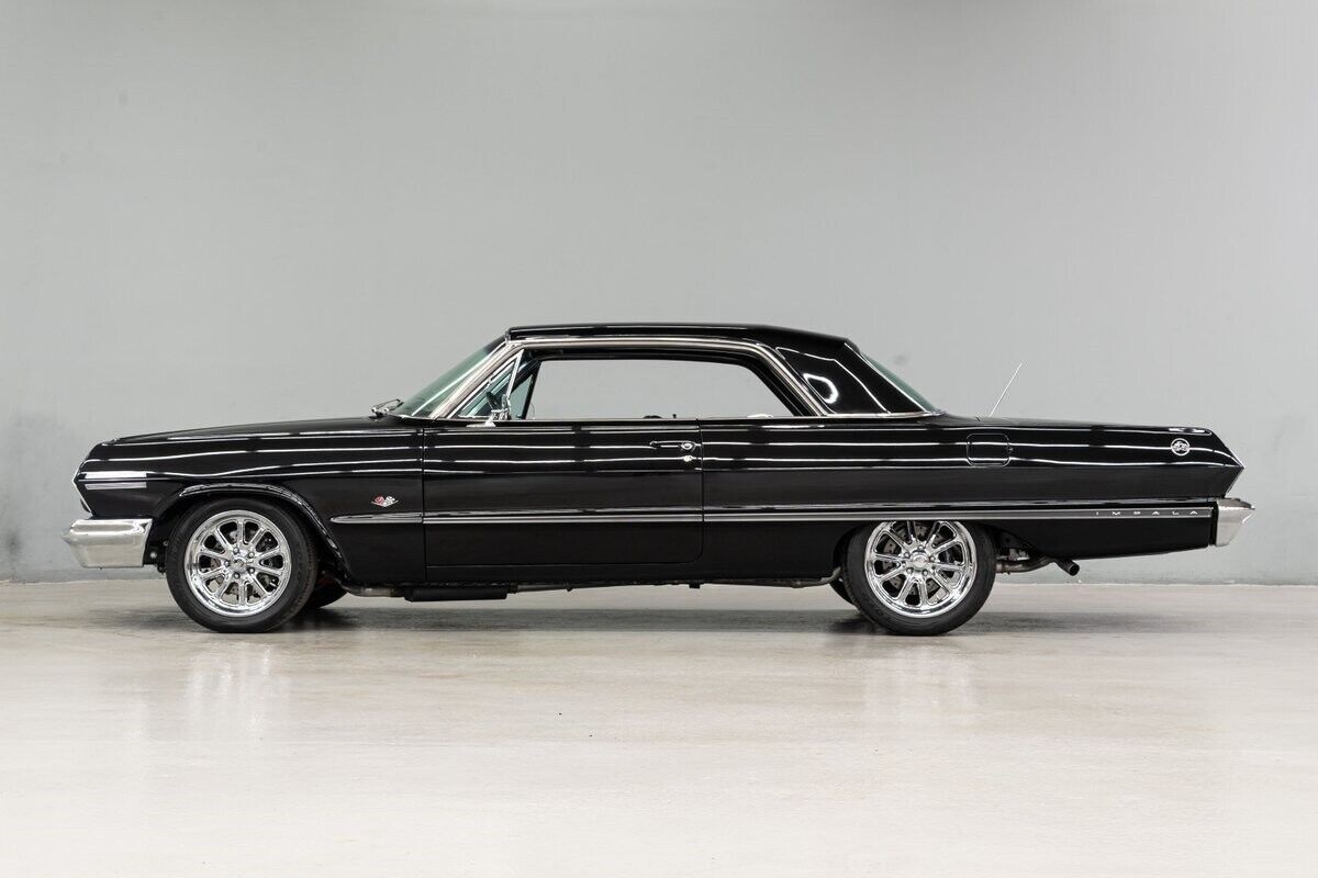 Chevrolet-Impala-Coupe-1963-Black-Black-138-2