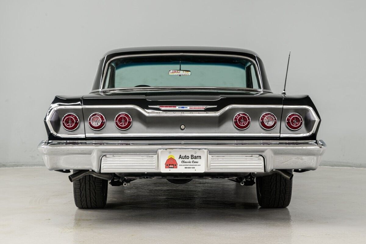 Chevrolet-Impala-Coupe-1963-Black-Black-138-5