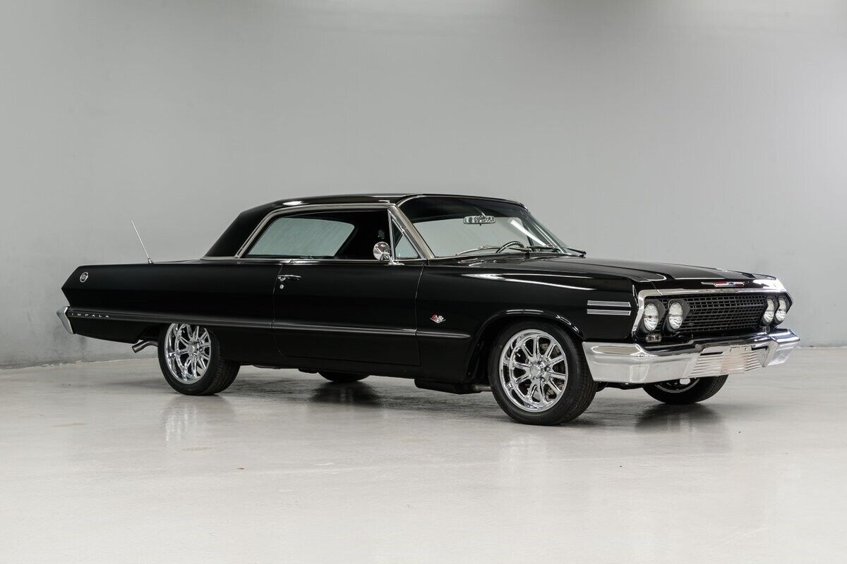 Chevrolet-Impala-Coupe-1963-Black-Black-138-8