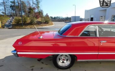 Chevrolet-Impala-Coupe-1963-Red-Black-10968-11