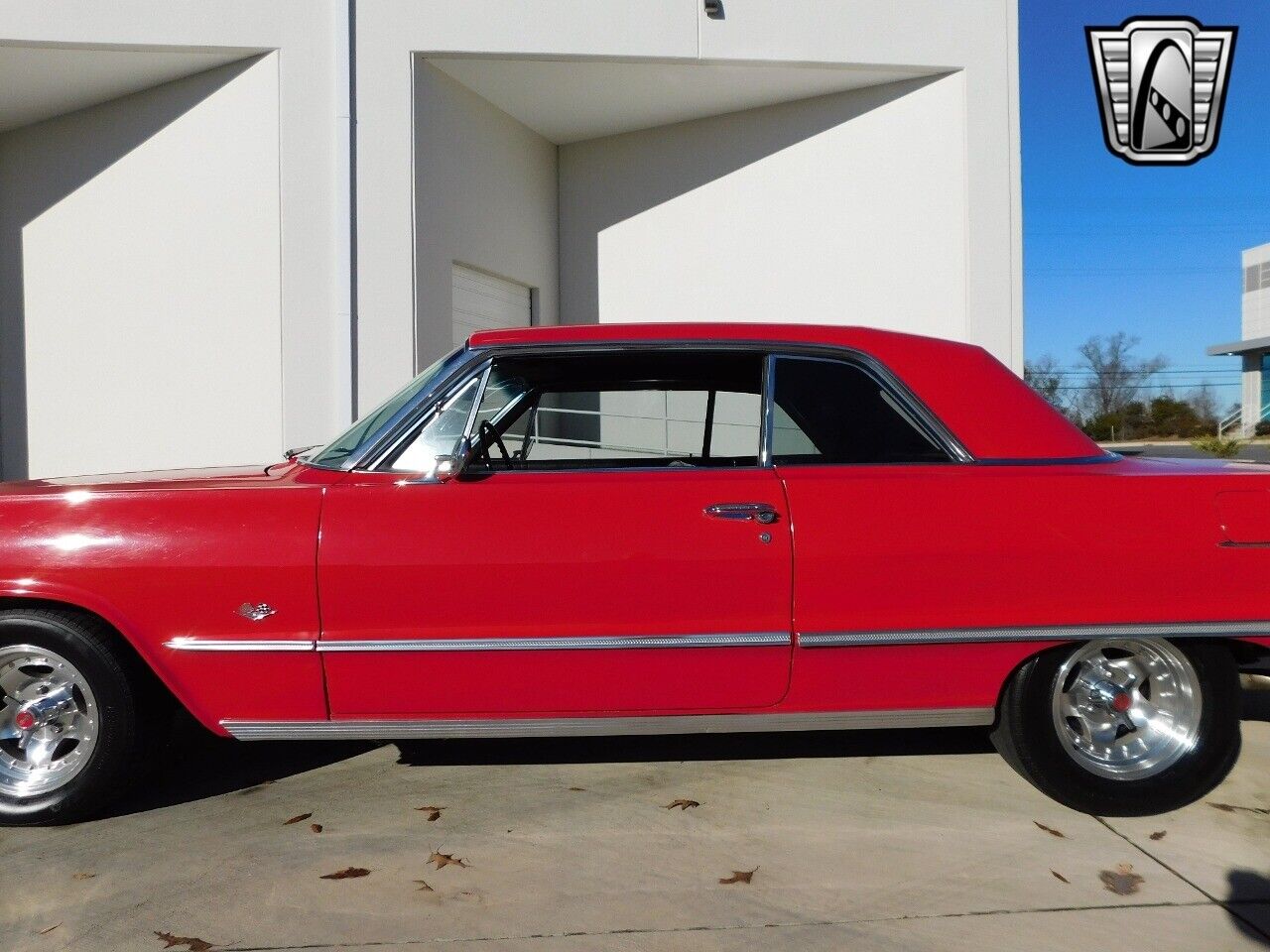 Chevrolet-Impala-Coupe-1963-Red-Black-10968-6