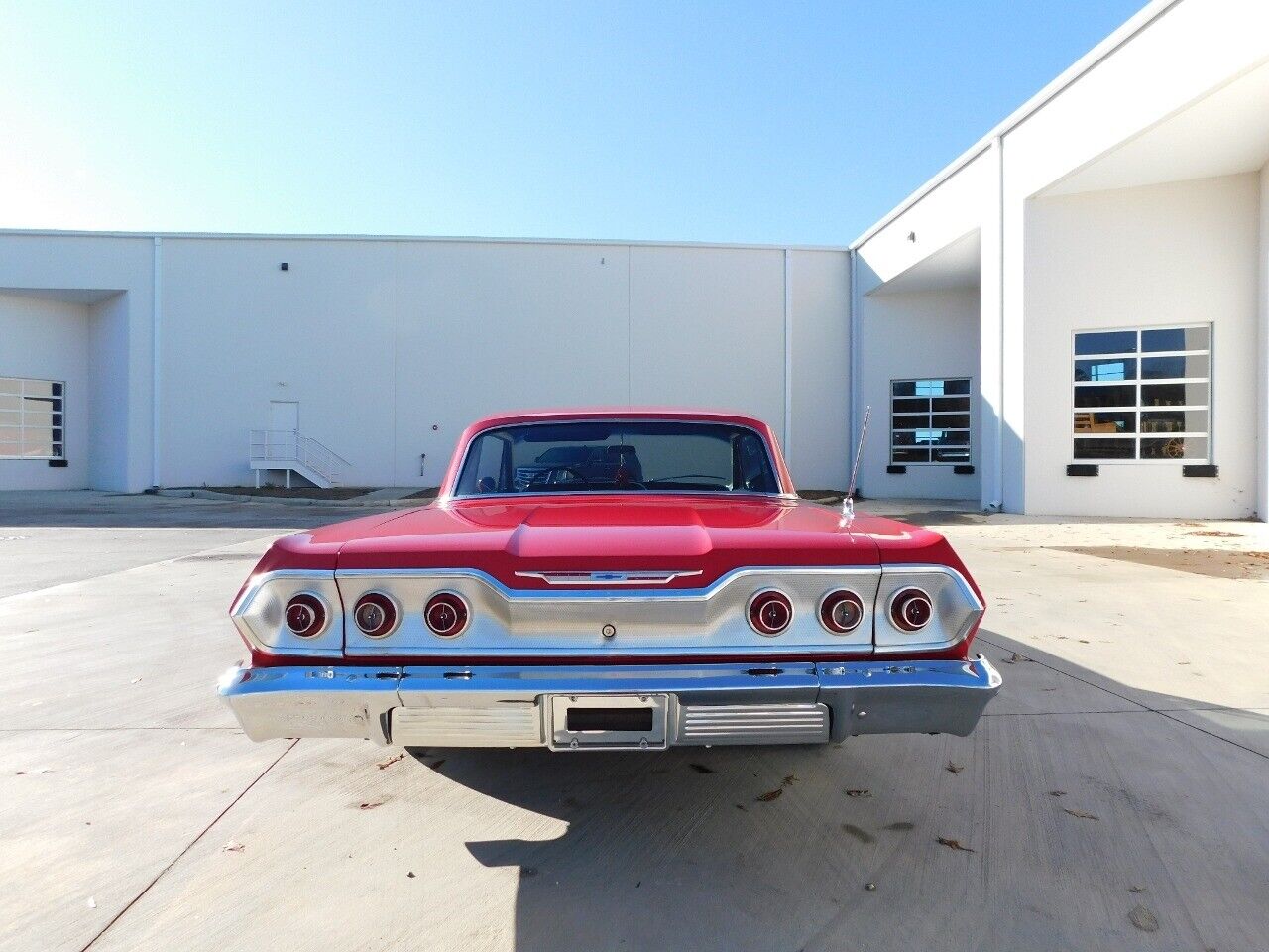 Chevrolet-Impala-Coupe-1963-Red-Black-10968-9