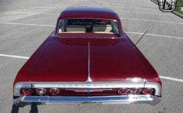 Chevrolet-Impala-Coupe-1964-Burgandy-White-104137-6