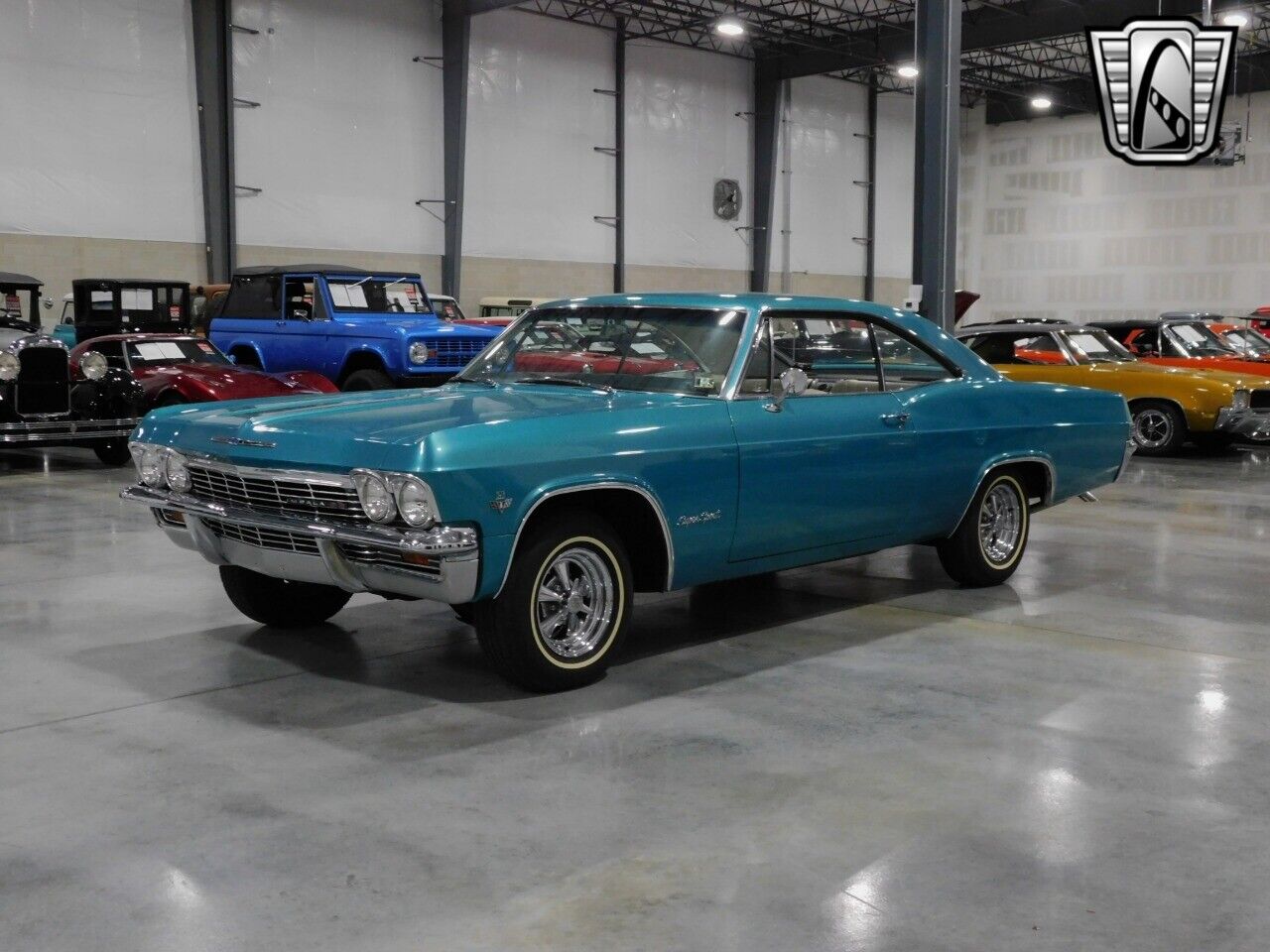 Chevrolet-Impala-Coupe-1965-Green-White-13959-2