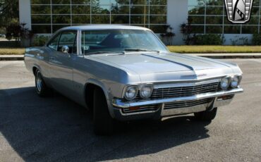 Chevrolet-Impala-Coupe-1965-Silver-Black-53181-3