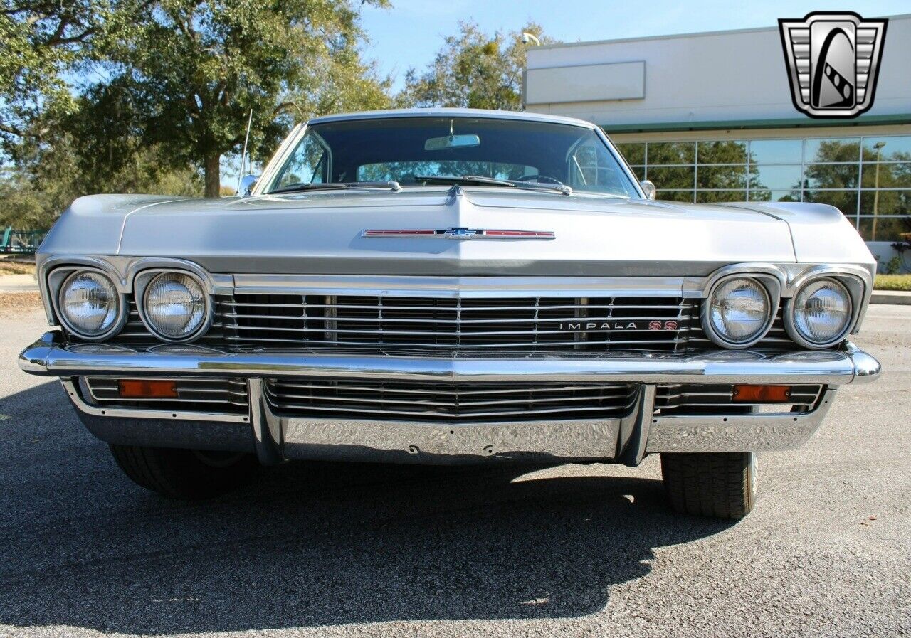 Chevrolet-Impala-Coupe-1965-Silver-Black-53181-9