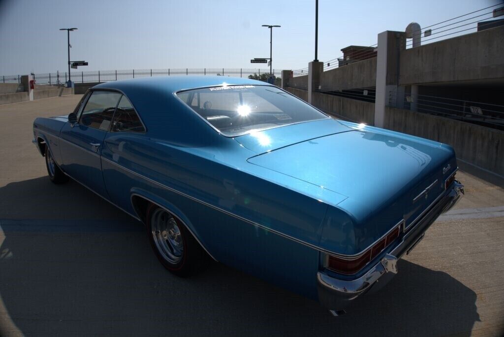 Chevrolet-Impala-Coupe-1966-Blue-Blue-144649-3