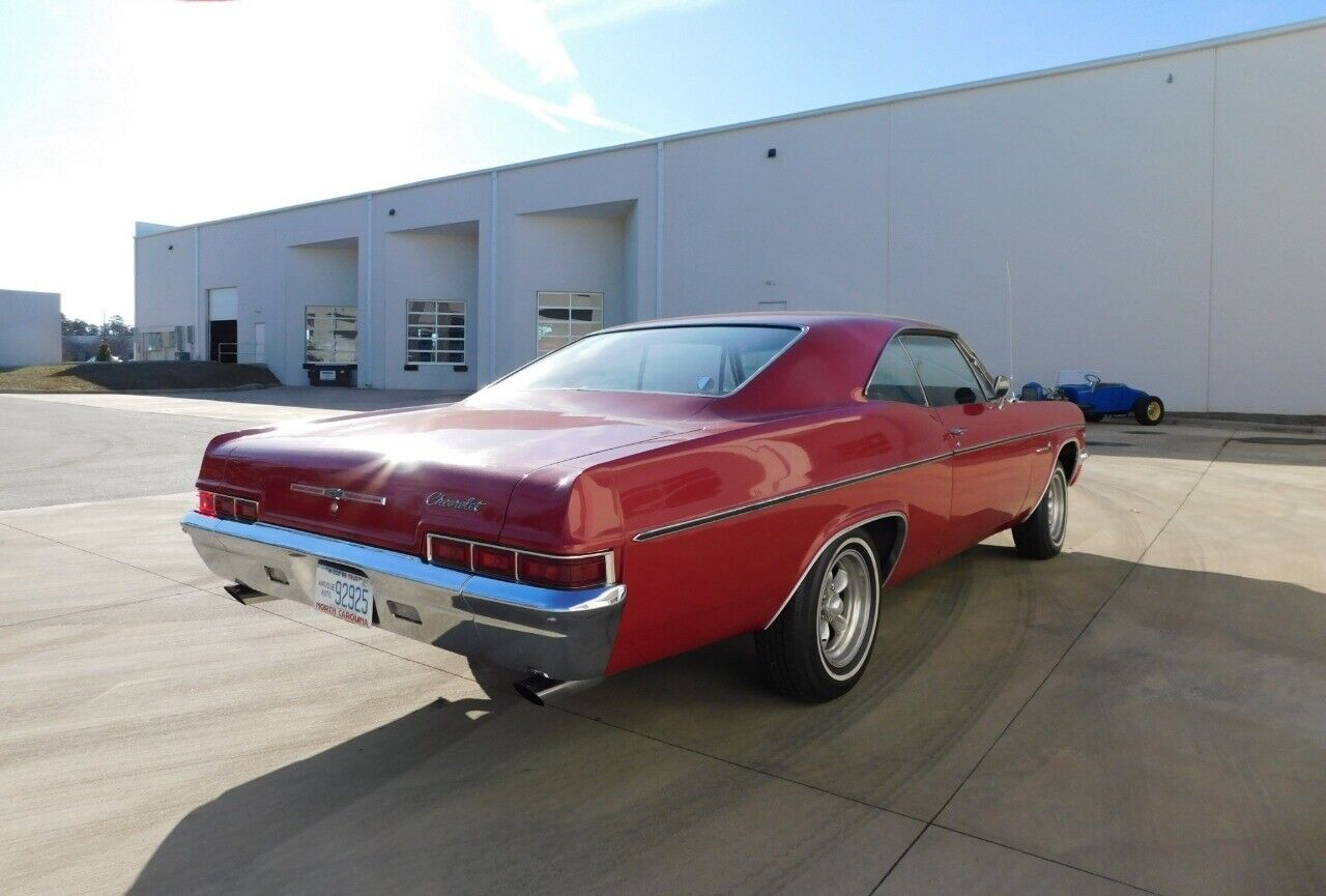 Chevrolet-Impala-Coupe-1966-Red-Black-12173-10