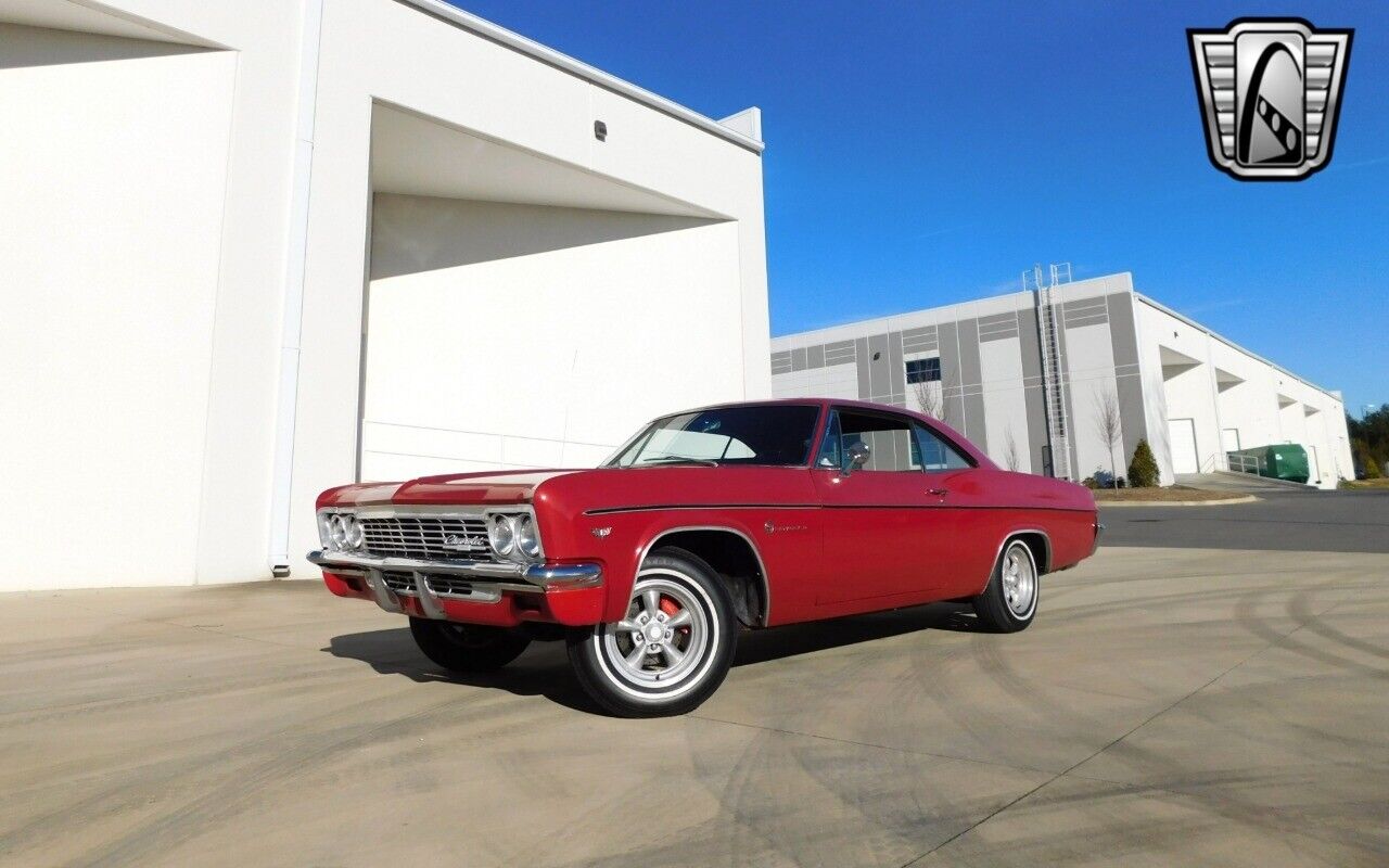 Chevrolet-Impala-Coupe-1966-Red-Black-12173-2