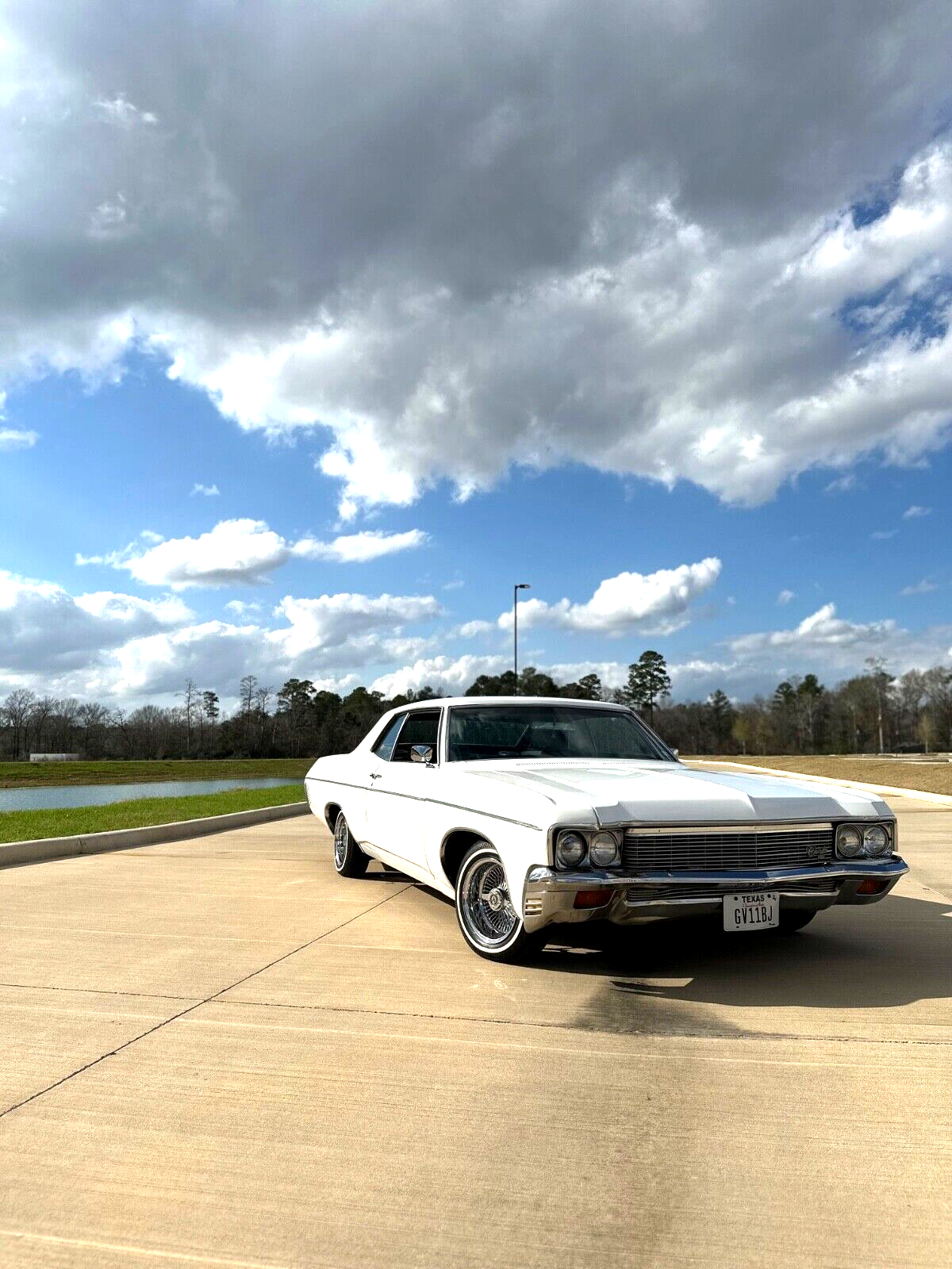 Chevrolet-Impala-Coupe-1970-White-Black-160934-1