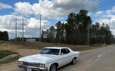 Chevrolet-Impala-Coupe-1970-White-Black-160934-3