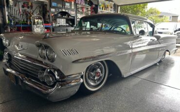 Chevrolet-Impala-coupe-1958-white-222089-13