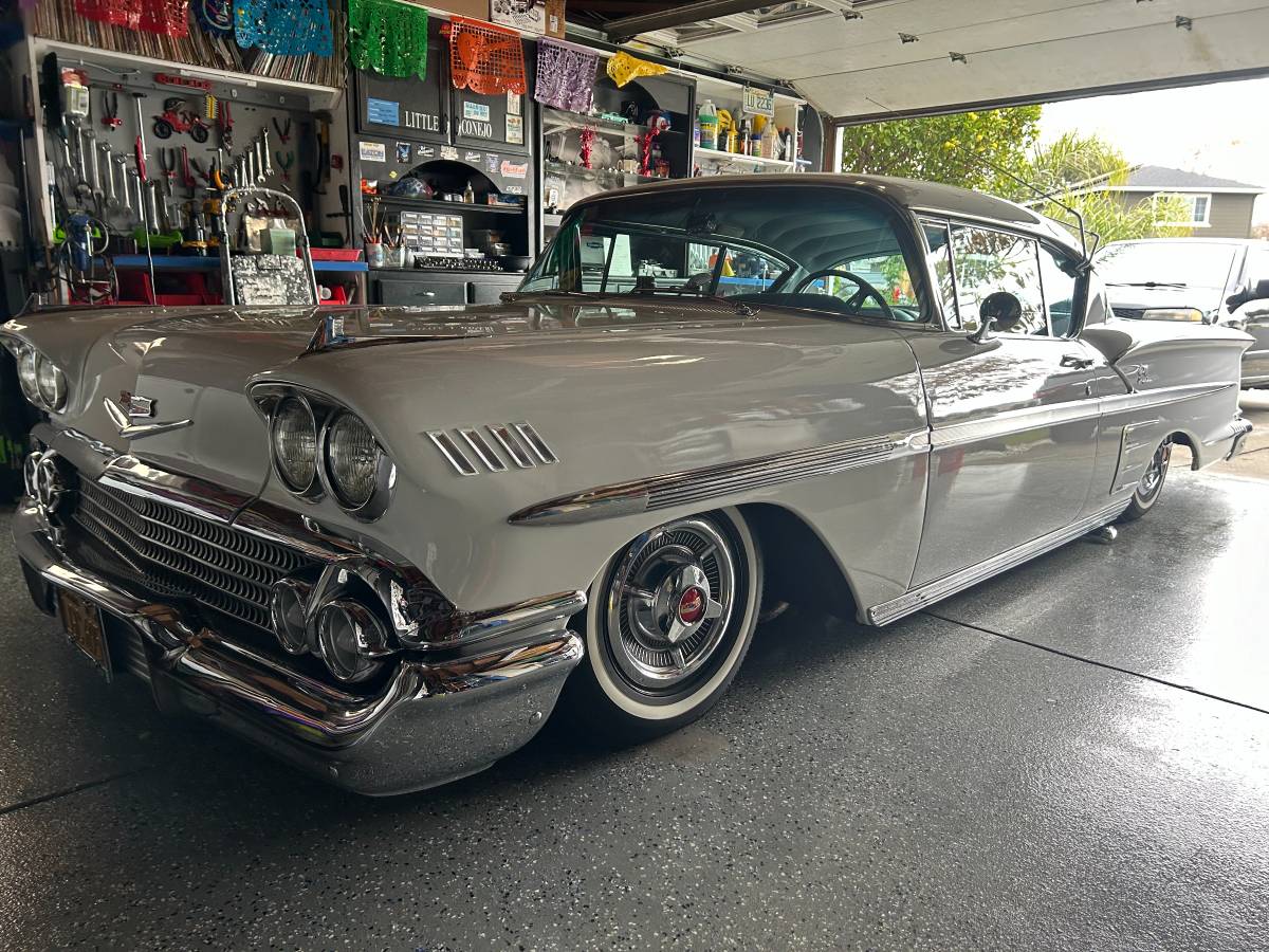 Chevrolet-Impala-coupe-1958-white-222089-13