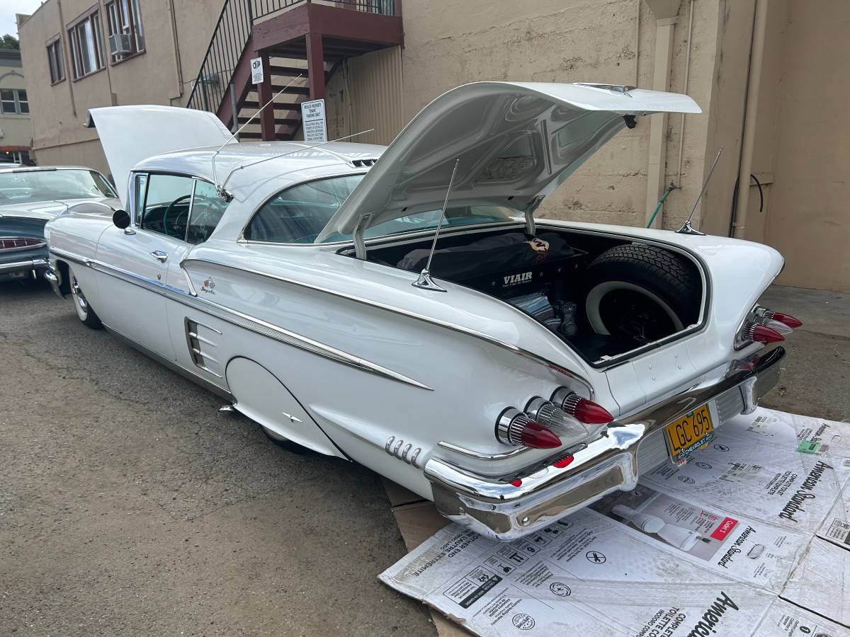 Chevrolet-Impala-coupe-1958-white-222089-3