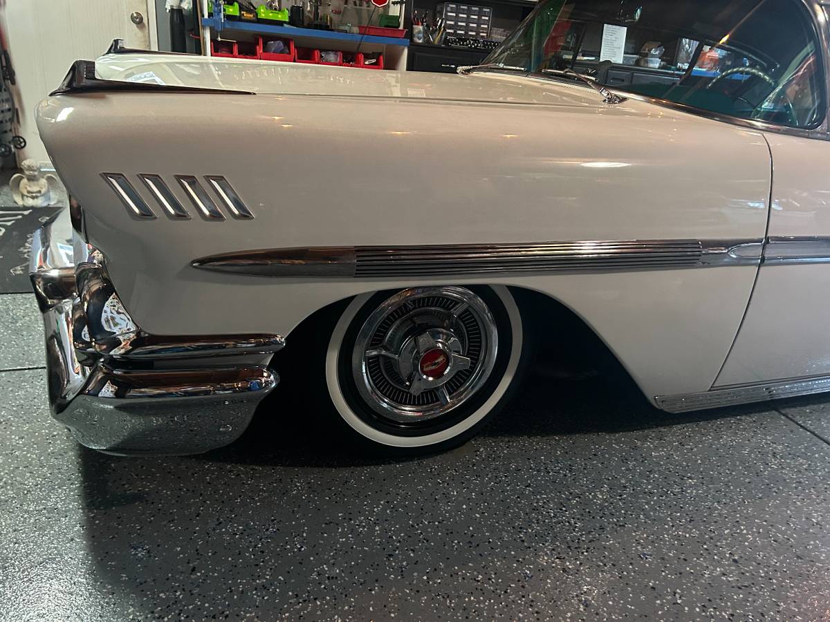 Chevrolet-Impala-coupe-1958-white-222089-6