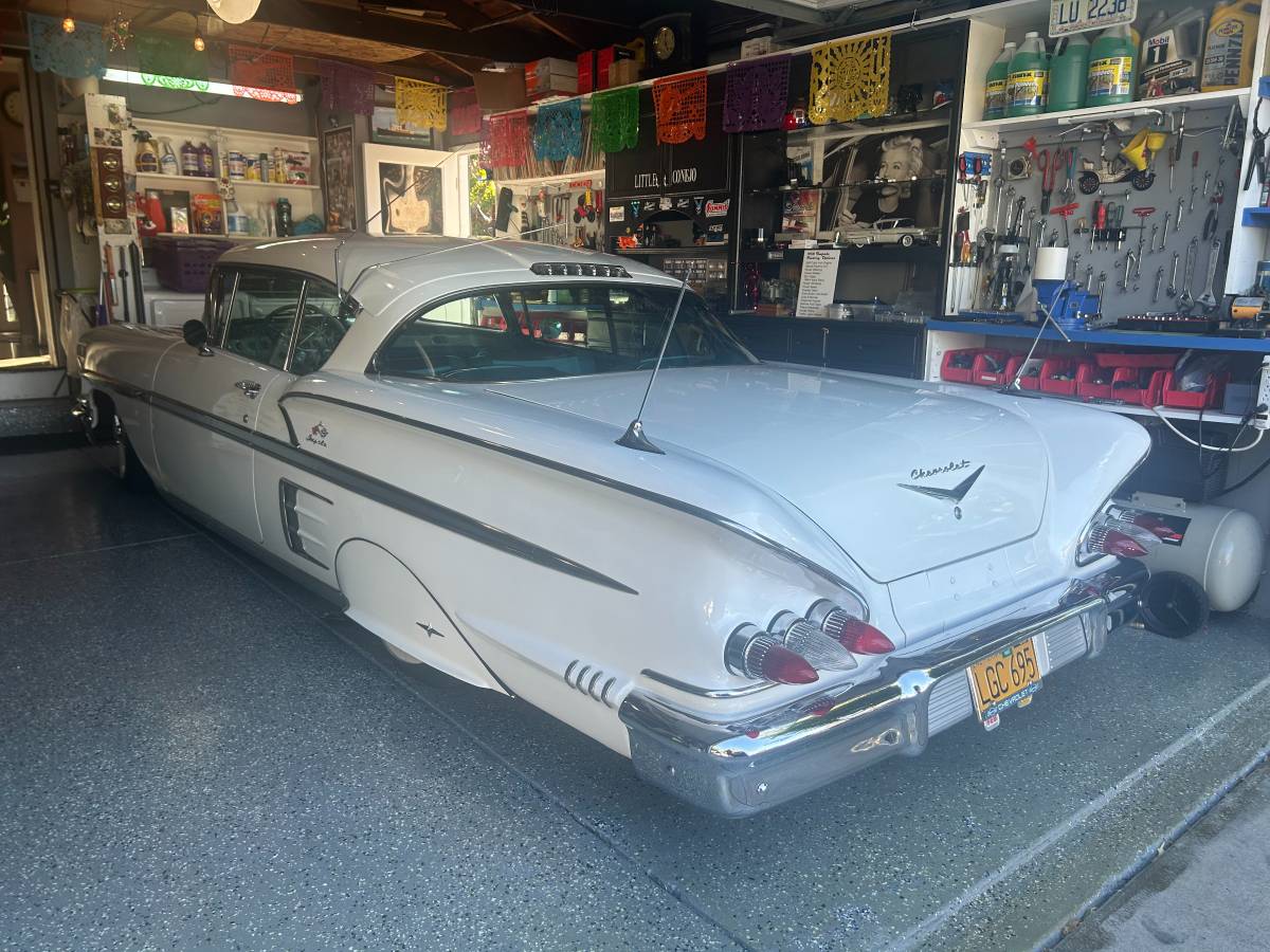 Chevrolet-Impala-coupe-1958-white-222089