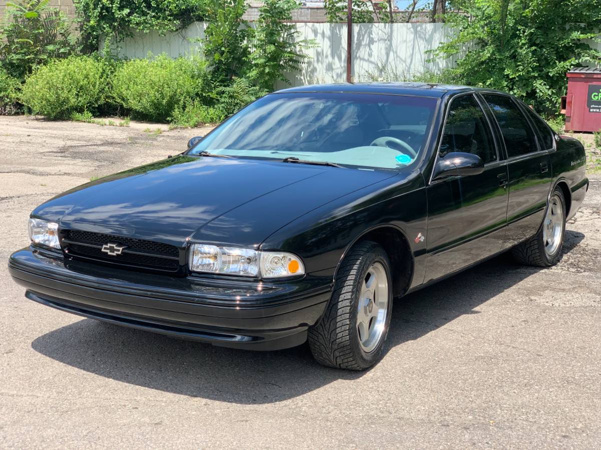 Chevrolet-Impala-ss-1995-black-151278-2