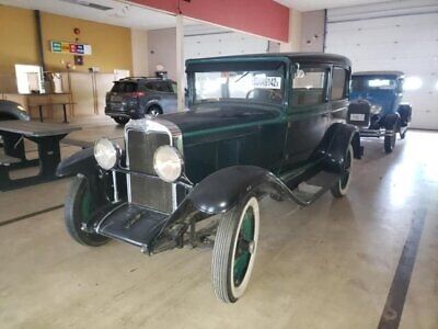 Chevrolet-International-Berline-1929-Green-Green-76779-1