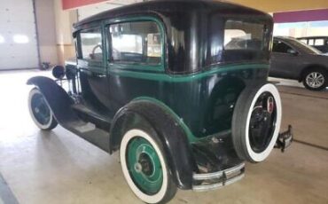 Chevrolet-International-Berline-1929-Green-Green-76779-2