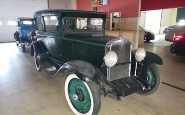 Chevrolet-International-Berline-1929-Green-Green-76779