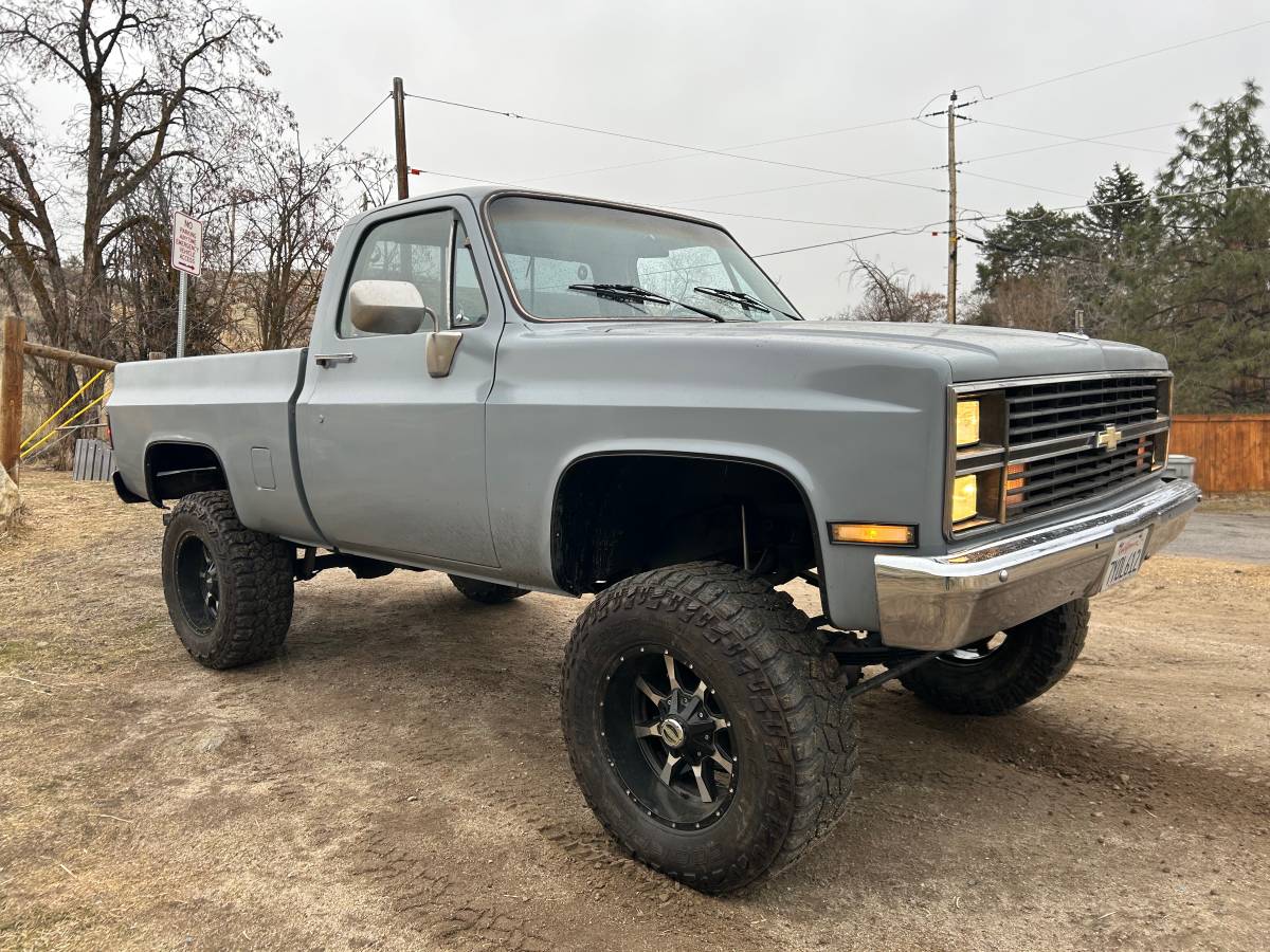 Chevrolet-K10-4x4-1984-140013-1