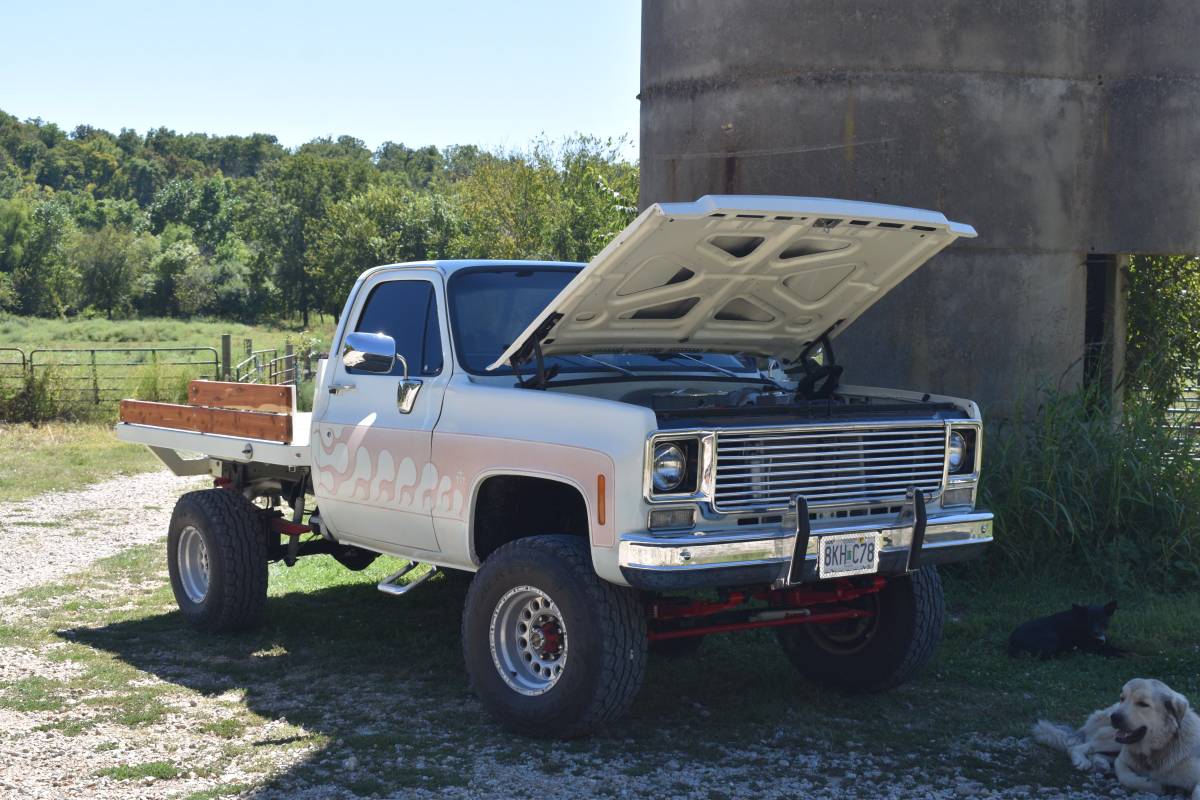 Chevrolet-K20-1977-white-1609-14