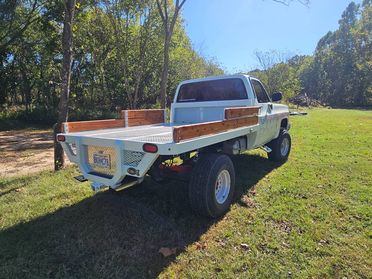 Chevrolet-K20-1977-white-1609-2