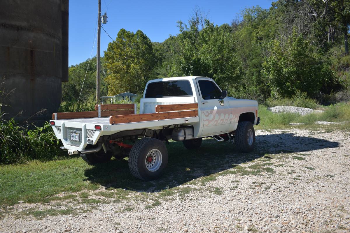 Chevrolet-K20-1977-white-1609-6